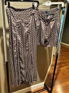 ChacoSet two piece skirt and top